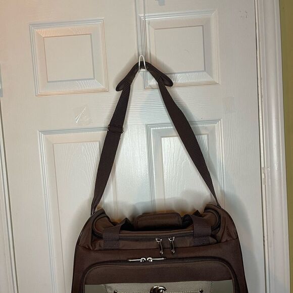 Oleg Cassini Brown Weekender Overnight Travel Duffel Carry-On Bag. - Picture 5 of 14
